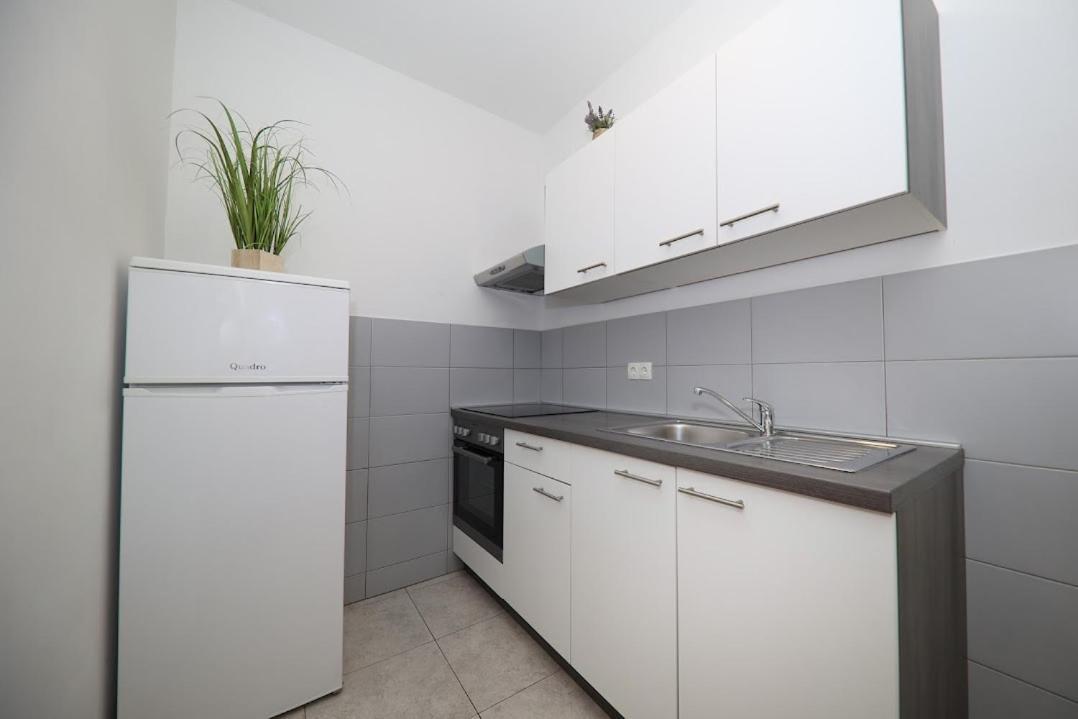 Apartments Kate มูร์แตร์ ภายนอก รูปภาพ